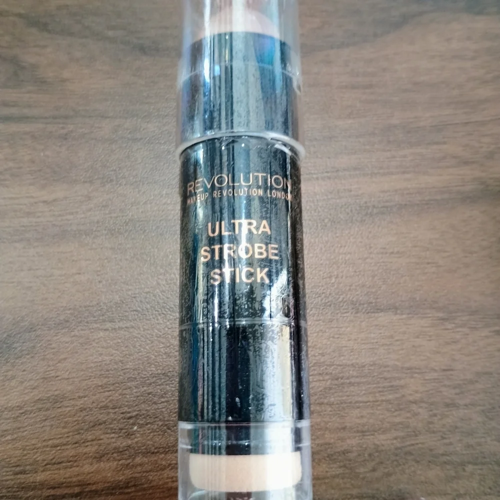 Makeup Bundle. Concealer, Press Powder, Concealer Brush, Lipstick, Lip Gloss